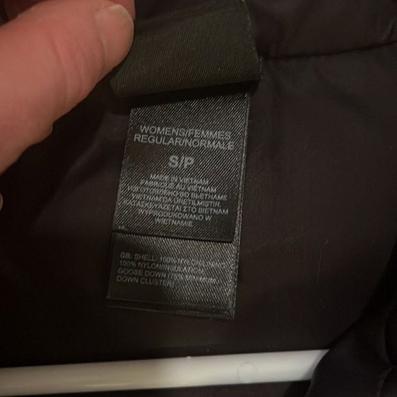 North Face Magenta Vest - Picture 2 of 4